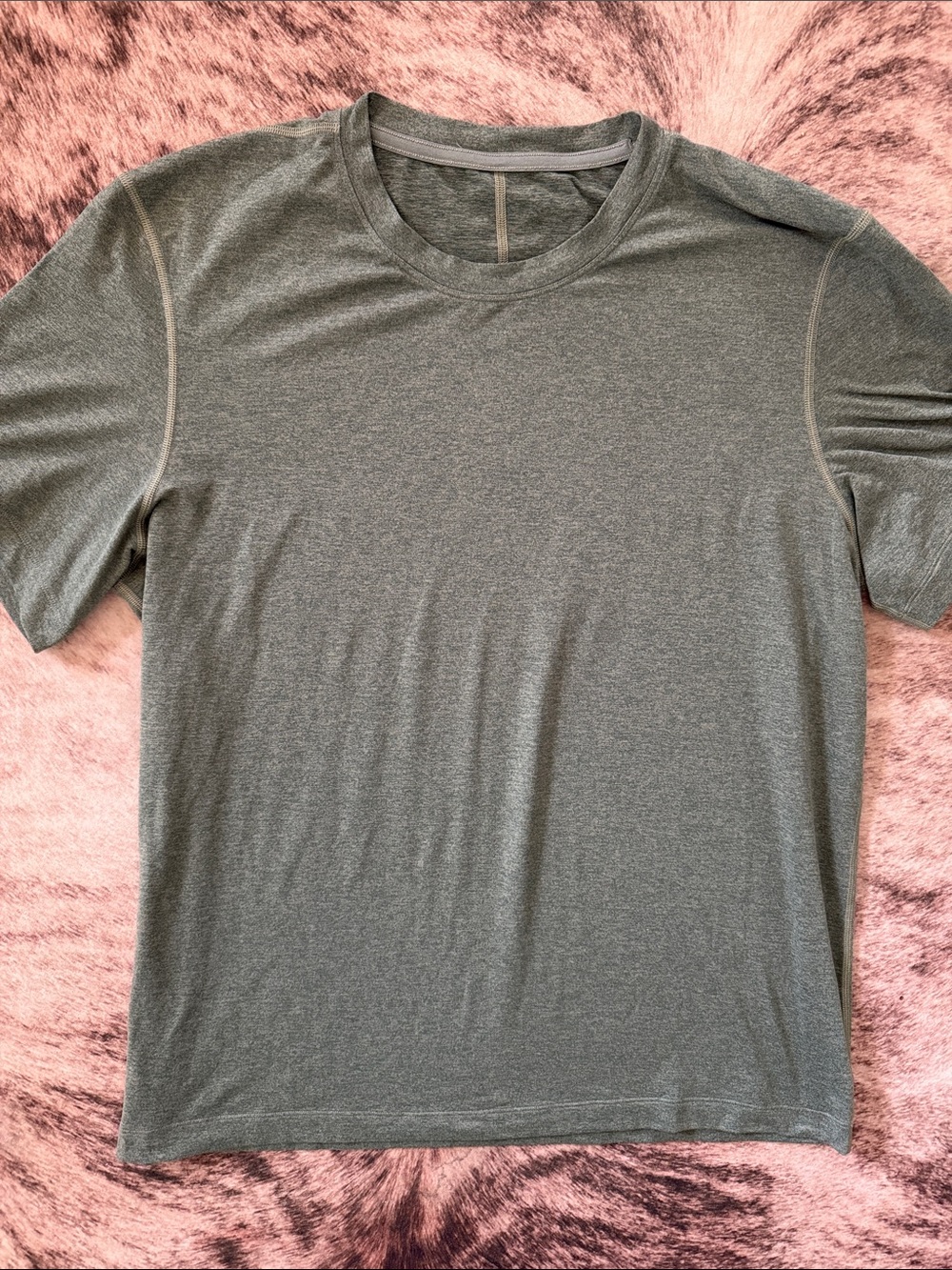 lululemon athletica Men's Heathered Sage Crew Neck Tee